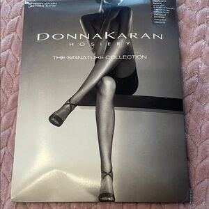 🌸NIP Donna Karan Sheer Satin Ultimate Toner Hosiery - size womens Medium